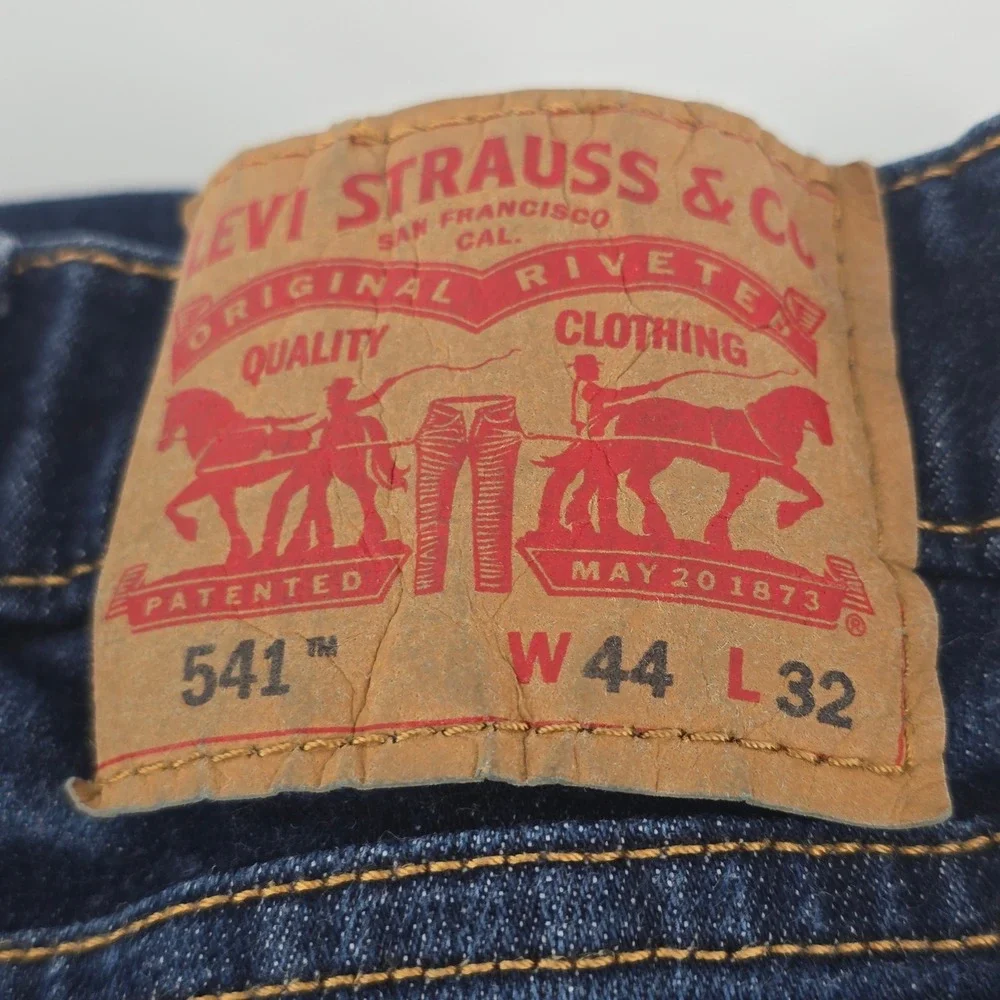 Levi's 541 Athletic Taper Jeans Mens 44x32 Dark Wash Blue Denim Pants